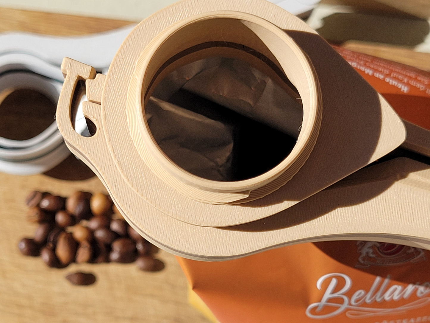 CLIP PARA CAFE CON TAPÓN DE ROSCA